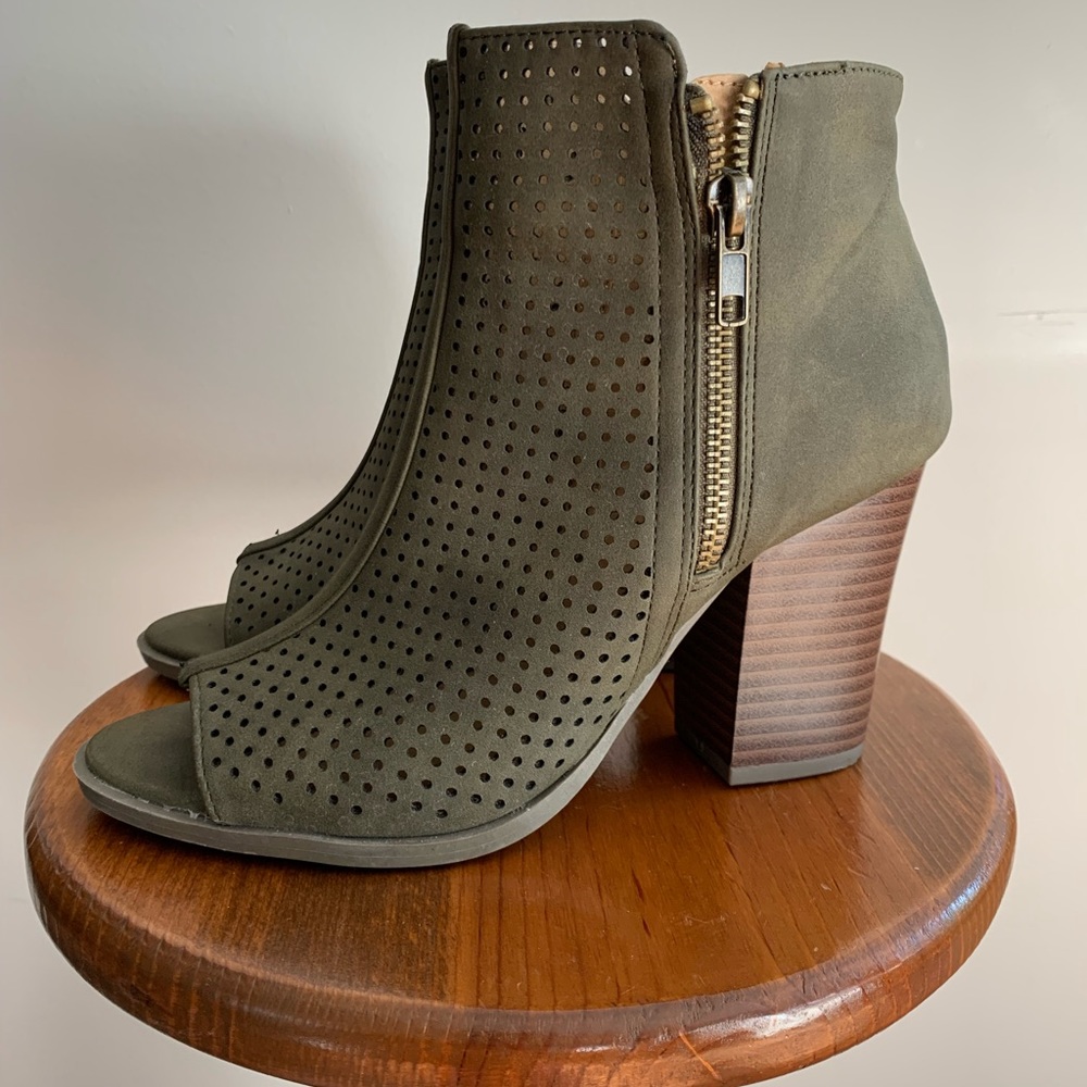 Women’s Army Green Open Toes Booties